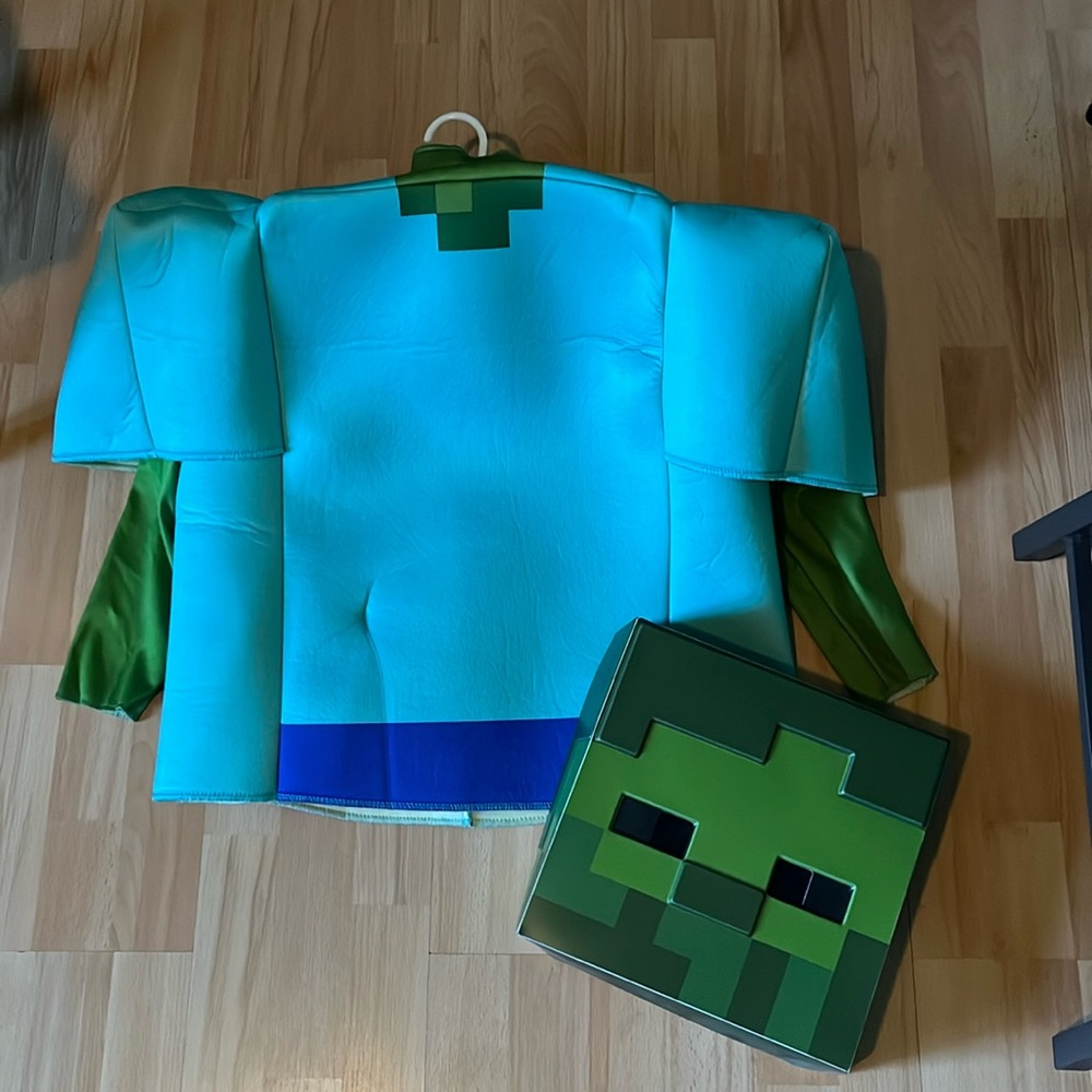 Kids Minecraft creeper costume